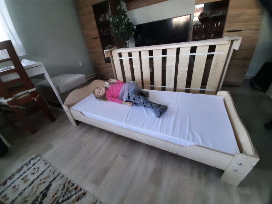 Dětská dřevěná postel Anička