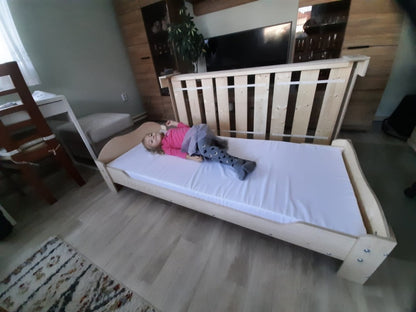 Dětská dřevěná postel Anička