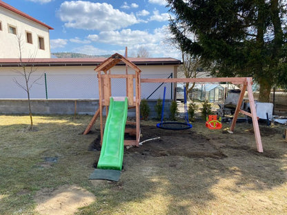 Dětské hřiště Monkey´s Home Malý pirát RED s modrou skluzavkou