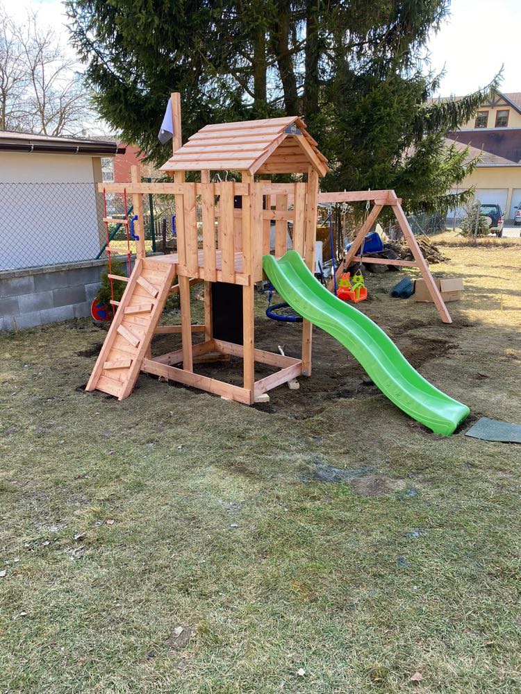 Dětské hřiště Monkey´s Home Malý pirát RED se skluzavkou