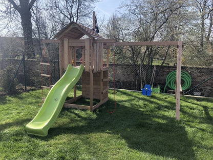 Dětské hřiště Monkey´s Home Malý pirát SAM s červenou skluzavkou