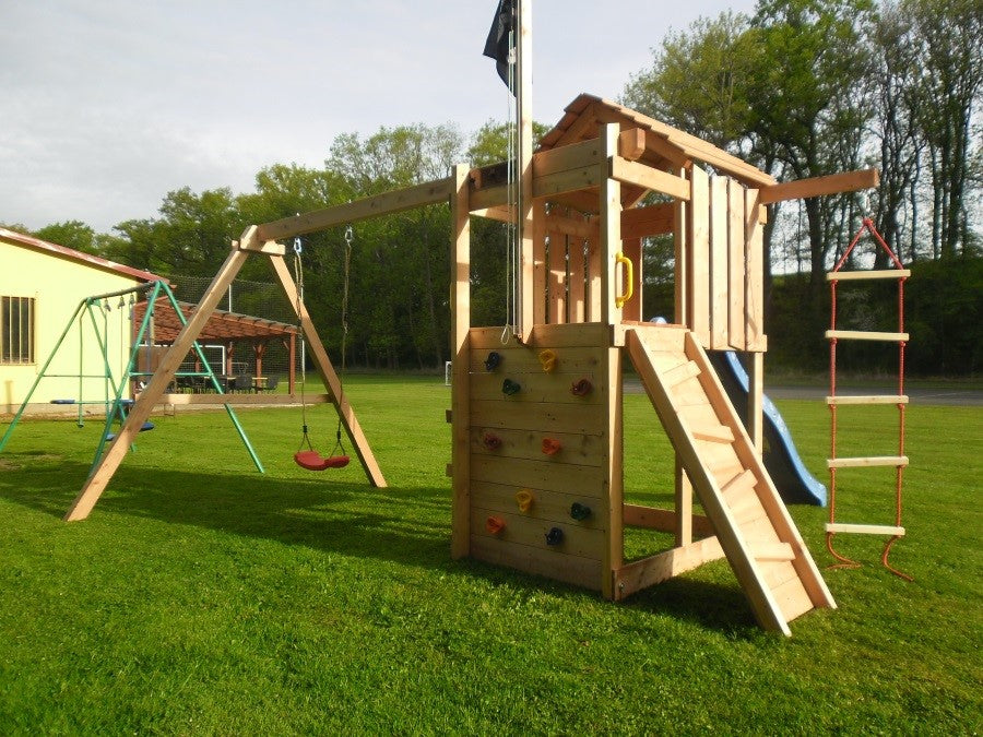 Dětské hřiště Monkey´s Home Malý pirát SAM s červenou skluzavkou
