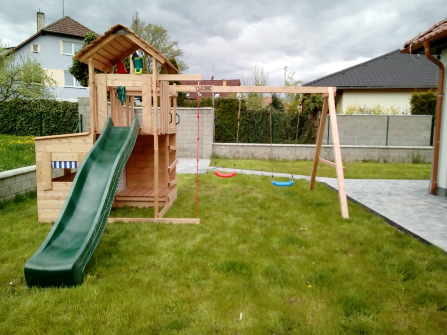 Dětské hřiště Monkey´s Home Velký pirát JOLLY červená