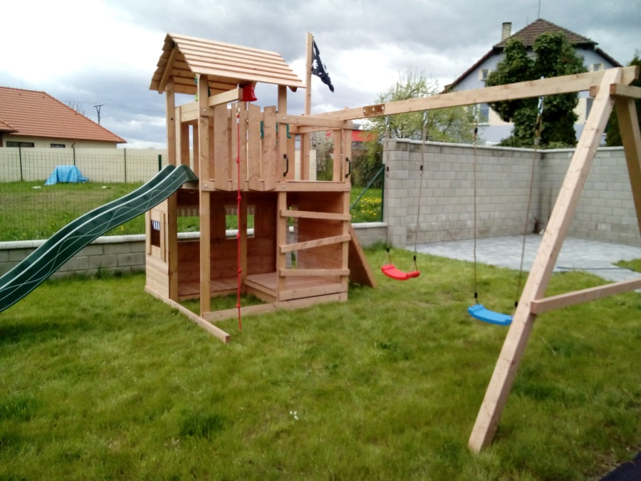 Dětské hřiště Monkey´s Home Velký pirát JOLLY červená