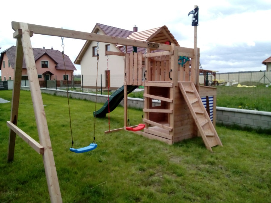 Dětské hřiště Monkey´s Home Velký pirát JOLLY červená