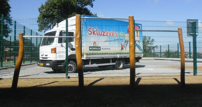 Workoutový prvek - Trojhrazda z akátu