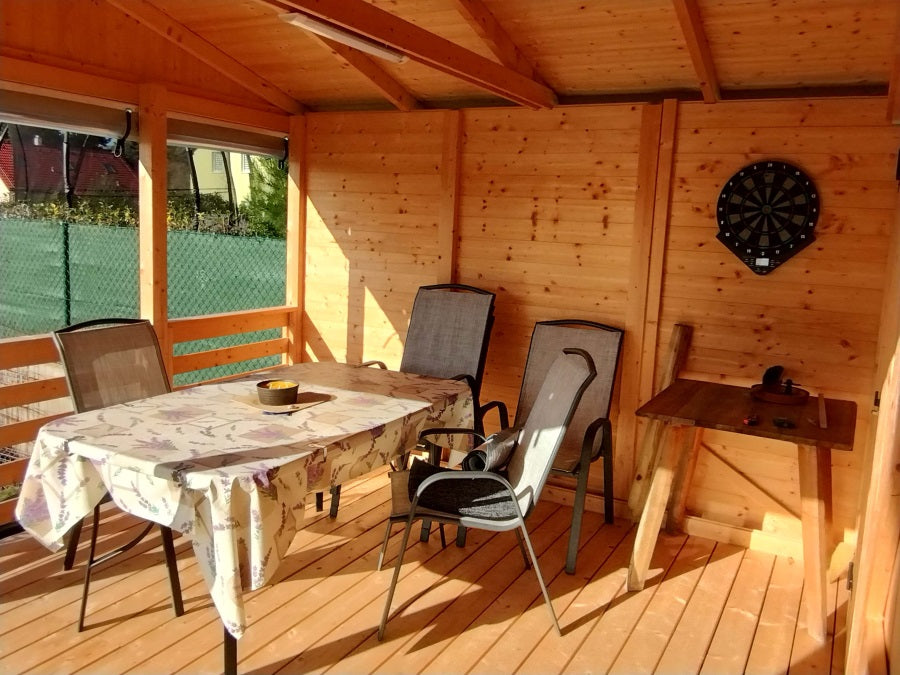 Zahradní altán Herold A3366 C Plus s boční stěnou a terasovou podlahou (9,6 + 9,6 m2)